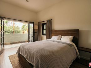 816 Hyperion Avenue, Los Angeles CA 90029