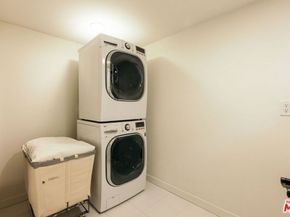 816 Hyperion Avenue, Los Angeles CA 90029