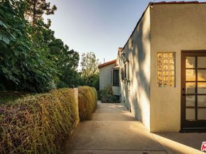 816 Hyperion Avenue, Los Angeles CA 90029