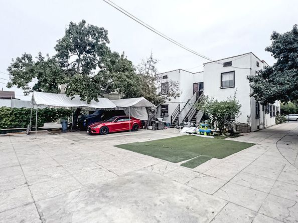 1521 Menlo Avenue, Los Angeles CA 90006