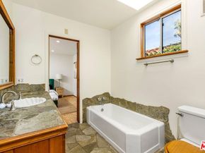 11261 Blix Street, North Hollywood CA 91602