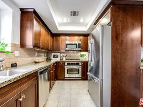 7249 Franklin Avenue 203, Los Angeles CA 90046