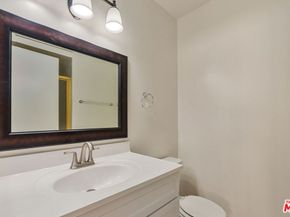 1262 S Barrington Avenue 204, Los Angeles CA 90025