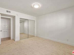 1262 S Barrington Avenue 204, Los Angeles CA 90025
