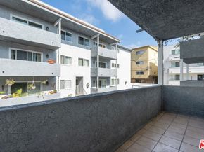 1262 S Barrington Avenue 204, Los Angeles CA 90025