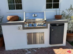 845 S Harvard Street, Santa Monica CA 90403