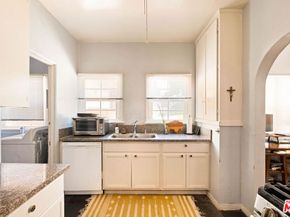 4253 Franklin Avenue, Los Angeles CA 90027