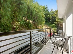 2350 Landa Street, Los Angeles CA 90039