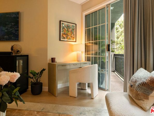 585 N Rossmore Avenue 407, Los Angeles CA 90004