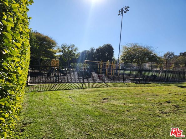 28 Westport, Manhattan Beach CA 90266