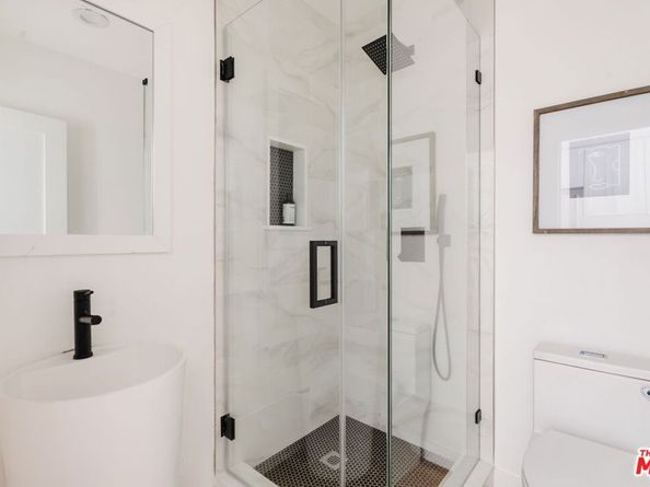 300 S Kenter Avenue, Los Angeles CA 90049