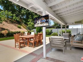 3421 Castlewoods Place, Sherman Oaks CA 91403