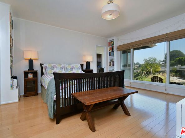 3421 Castlewoods Place, Sherman Oaks CA 91403