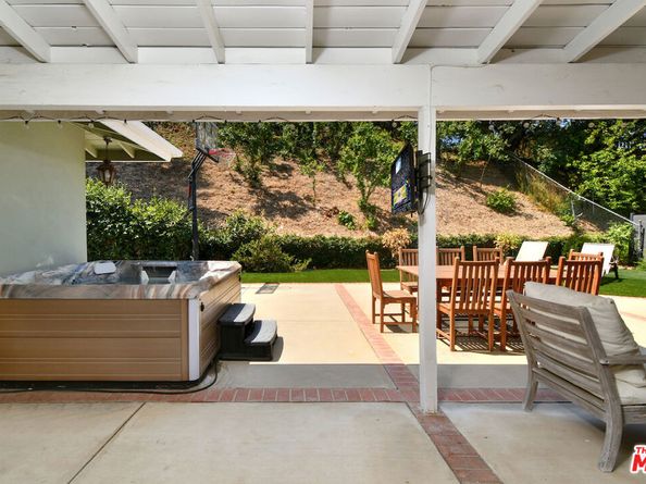 3421 Castlewoods Place, Sherman Oaks CA 91403