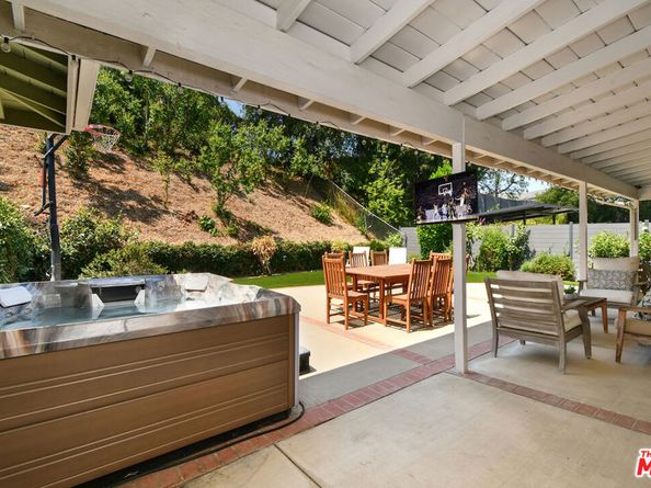 3421 Castlewoods Place, Sherman Oaks CA 91403