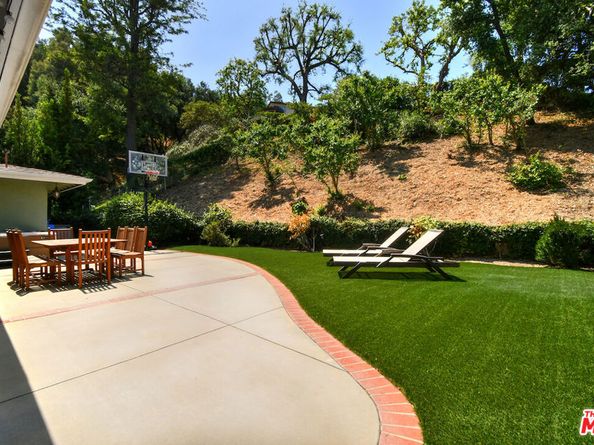 3421 Castlewoods Place, Sherman Oaks CA 91403