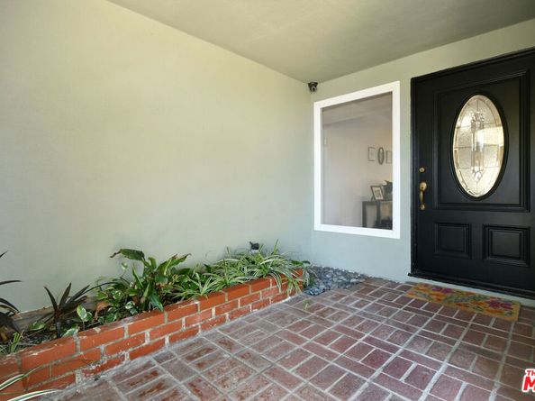 3421 Castlewoods Place, Sherman Oaks CA 91403