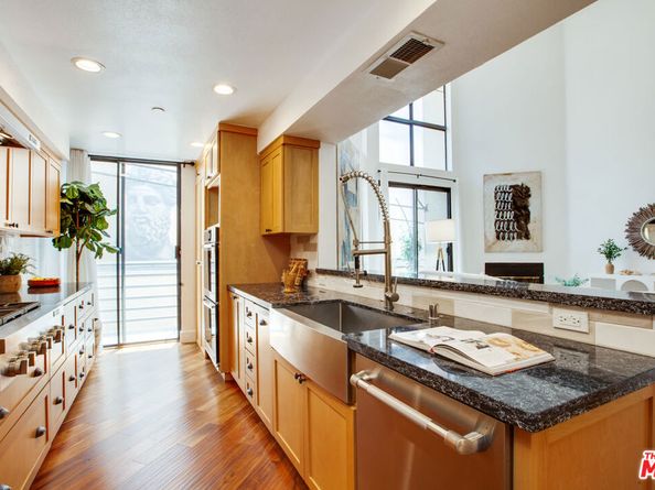 12000 Goshen Avenue 107, Los Angeles CA 90049