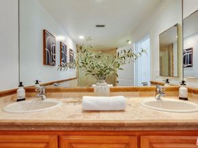 12000 Goshen Avenue 107, Los Angeles CA 90049