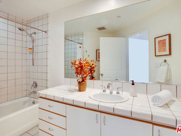 12000 Goshen Avenue 107, Los Angeles CA 90049