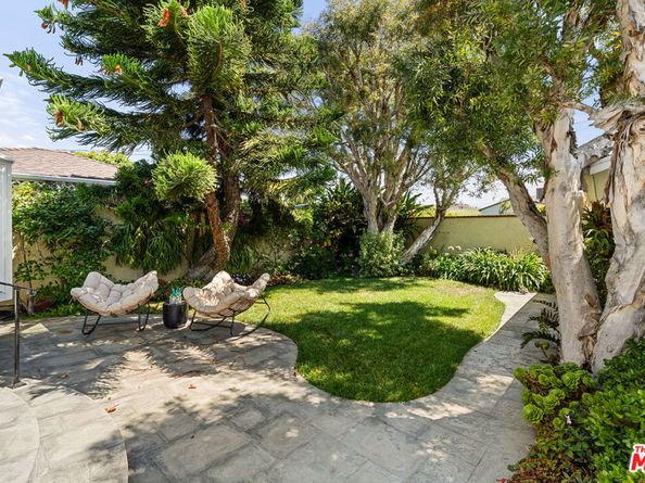 8454 Truxton Avenue, Los Angeles CA 90045