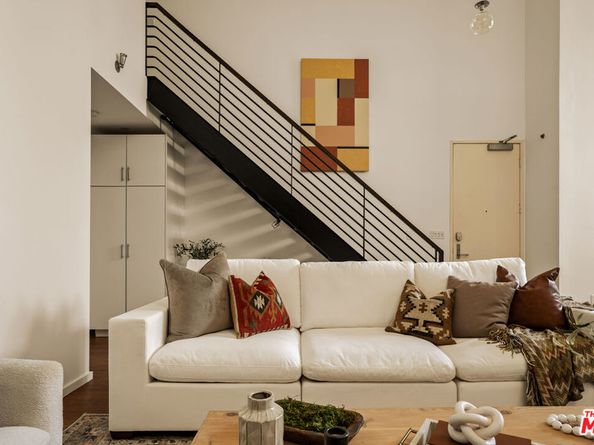 7062 Hawthorn Avenue 103, Los Angeles CA 90028