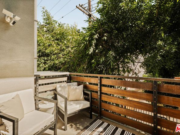 7062 Hawthorn Avenue 103, Los Angeles CA 90028