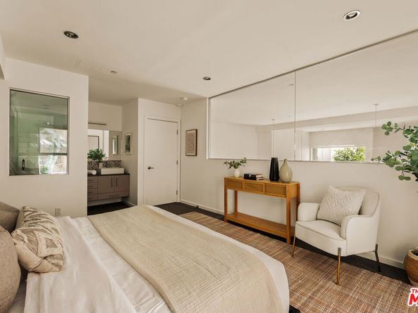 7062 Hawthorn Avenue 103, Los Angeles CA 90028