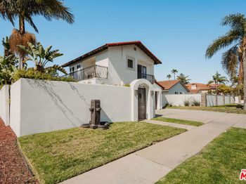 2039 Irvine Avenue