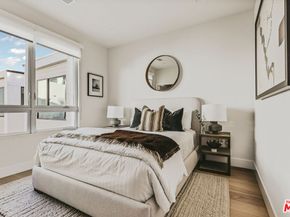 3230 S Barrington Avenue, Los Angeles CA 90066