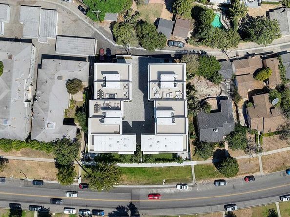 3230 S Barrington Avenue, Los Angeles CA 90066