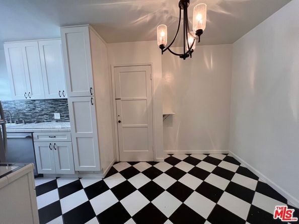 310 N St Andrews Place, Los Angeles CA 90004