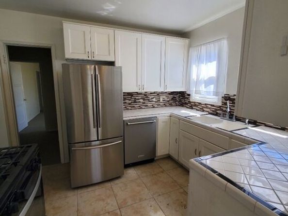 310 N St Andrews Place, Los Angeles CA 90004