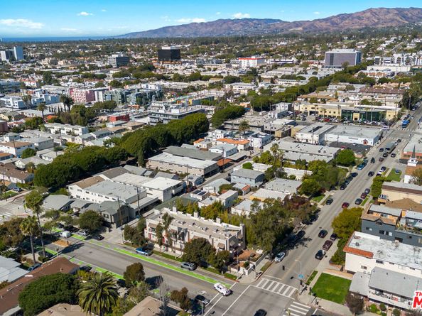 1453 Centinela Avenue, Santa Monica CA 90404