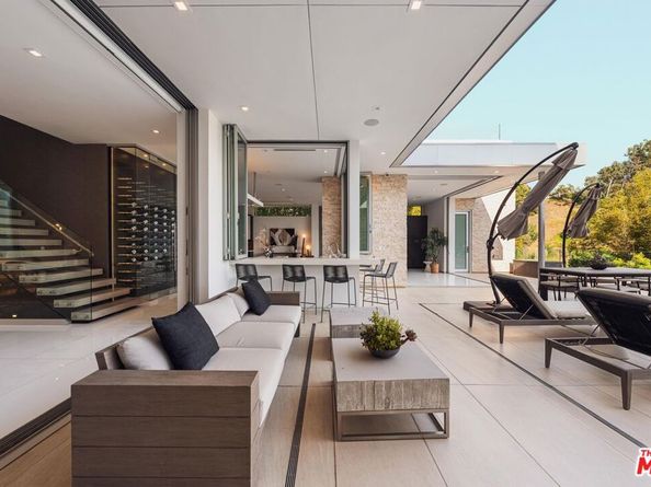 9311 Readcrest Drive, Beverly Hills CA 90210