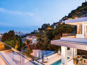 9311 Readcrest Drive, Beverly Hills CA 90210