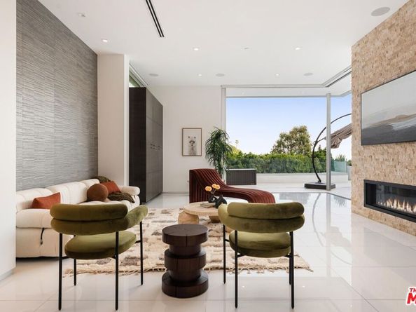 9311 Readcrest Drive, Beverly Hills CA 90210