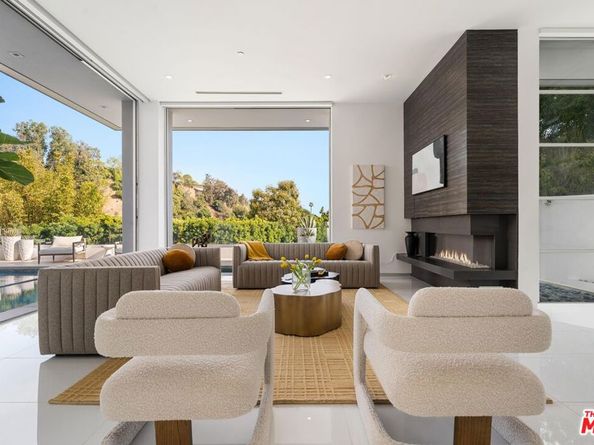 9311 Readcrest Drive, Beverly Hills CA 90210