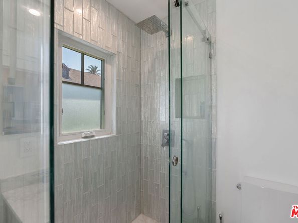 1152 S Windsor Boulevard, Los Angeles CA 90019