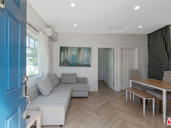 1152 S Windsor Boulevard, Los Angeles CA 90019