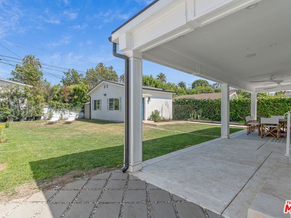 1152 S Windsor Boulevard, Los Angeles CA 90019