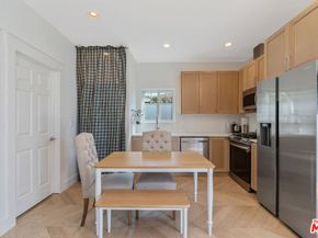 1152 S Windsor Boulevard, Los Angeles CA 90019