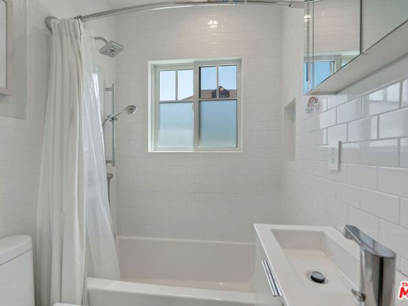 1152 S Windsor Boulevard, Los Angeles CA 90019