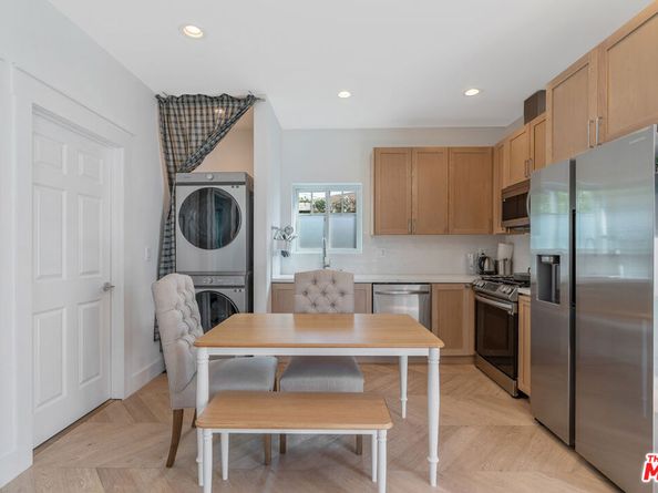 1152 S Windsor Boulevard, Los Angeles CA 90019