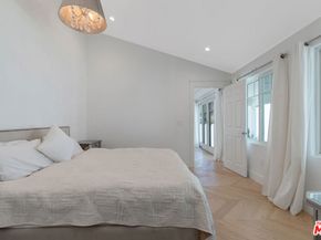 1152 S Windsor Boulevard, Los Angeles CA 90019