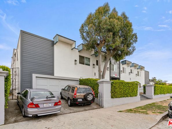 6812 11th Avenue, Los Angeles CA 90043
