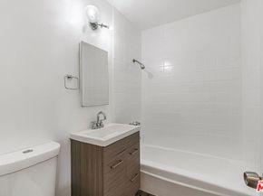 6812 11th Avenue, Los Angeles CA 90043