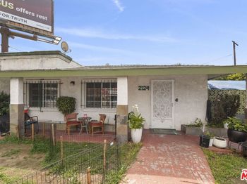 2124 W Manchester Avenue