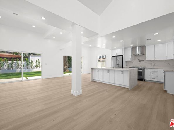 16113 Gledhill Street, North Hills CA 91343