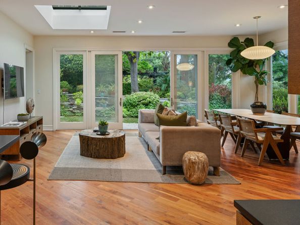 2576 Benedict Canyon Drive, Beverly Hills CA 90210